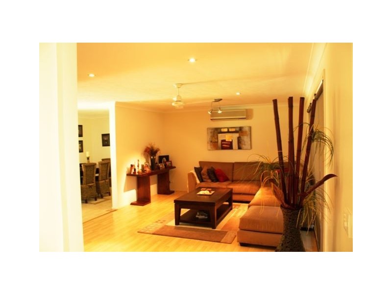 10 Yangoora Crescent, Ashmore QLD 4214