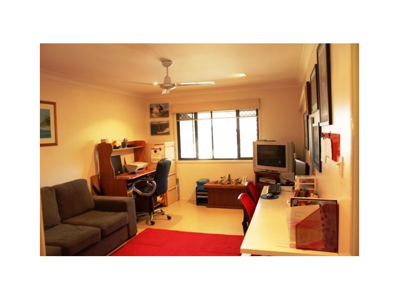 10 Yangoora Crescent, Ashmore QLD 4214