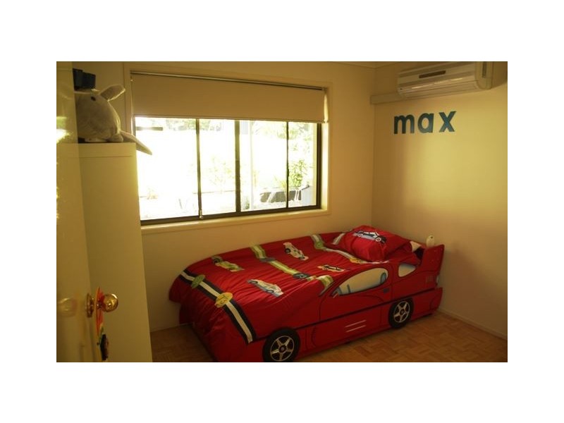 10 Yangoora Crescent, Ashmore QLD 4214