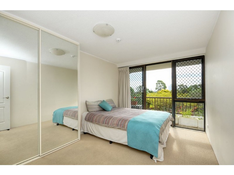 7/54 Hooker Boulevard, Mermaid Waters QLD 4218
