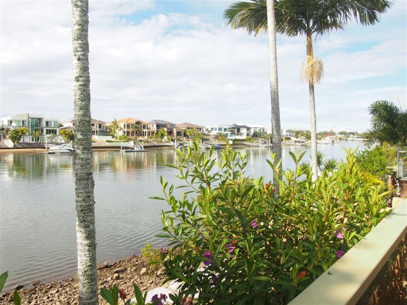 10 Witt Avenue, Carrara QLD 4211