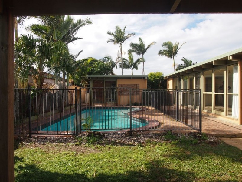 10 Witt Avenue, Carrara QLD 4211