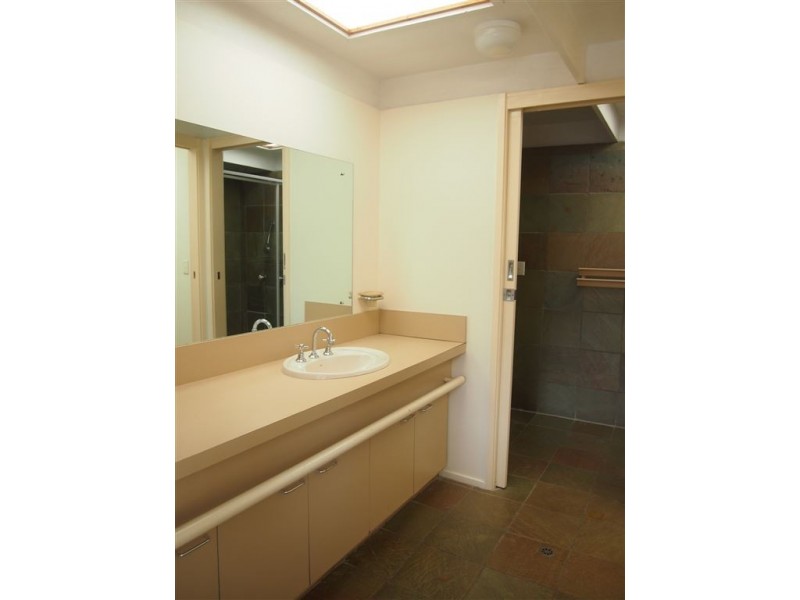 10 Witt Avenue, Carrara QLD 4211