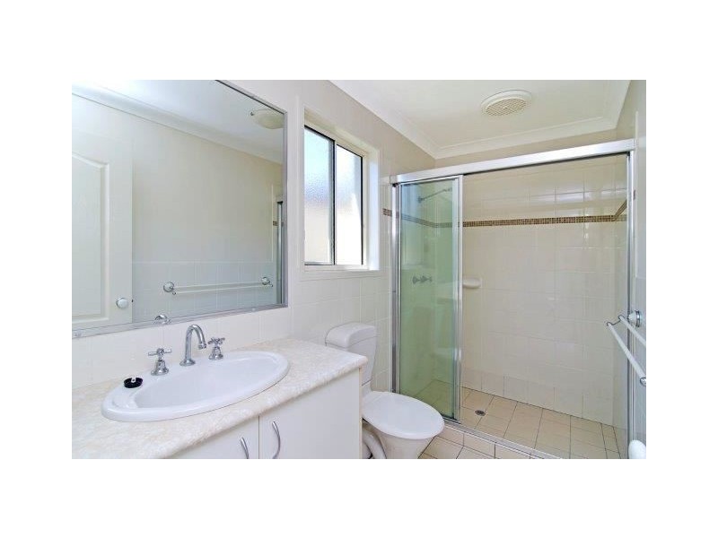 101 Tiger Dr, Arundel QLD 4214