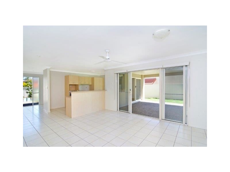 101 Tiger Dr, Arundel QLD 4214
