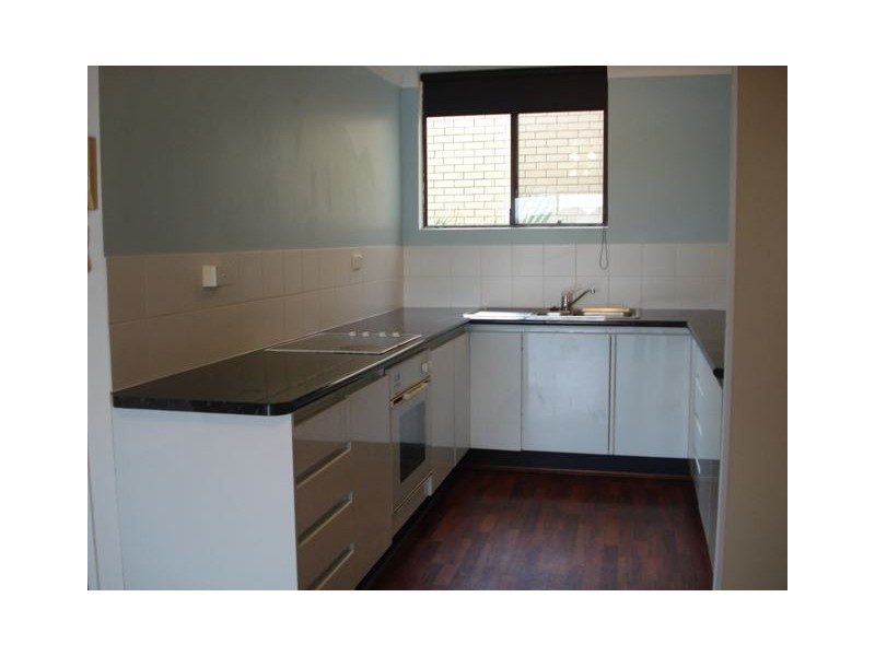 6/18 Sunshine Boulevard, Broadbeach Waters QLD 4218
