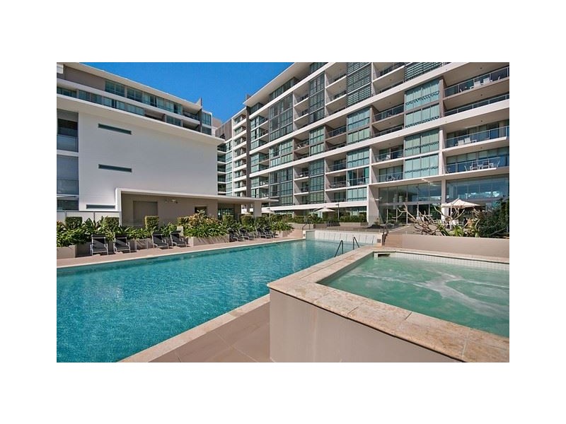 2216/33 T E Peters Drive, Broadbeach QLD 4218