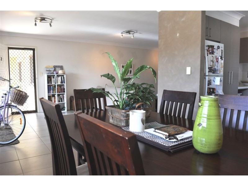2/2 Rope Ct, Mermaid Waters QLD 4218