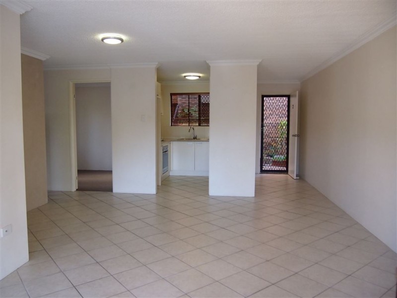 2/41 Karbunya Street, Mermaid Waters QLD 4218