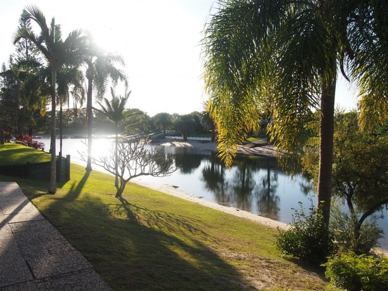 2/41 Karbunya Street, Mermaid Waters QLD 4218