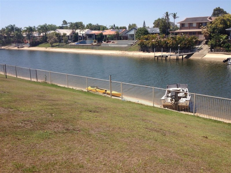 26 Saxonvale Terrace, Mermaid Waters QLD 4218