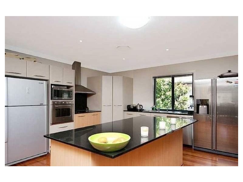 10 Northpoint Close, Robina QLD 4226