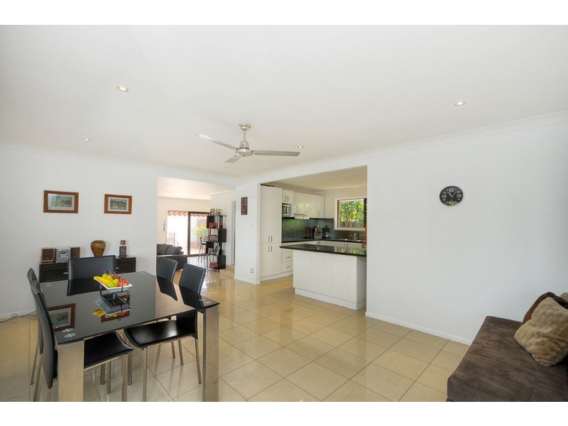 24 Vatakoula Parade, Mermaid Waters QLD 4218