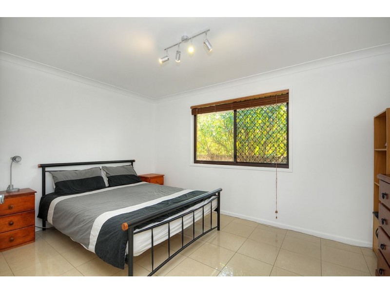 24 Vatakoula Parade, Mermaid Waters QLD 4218