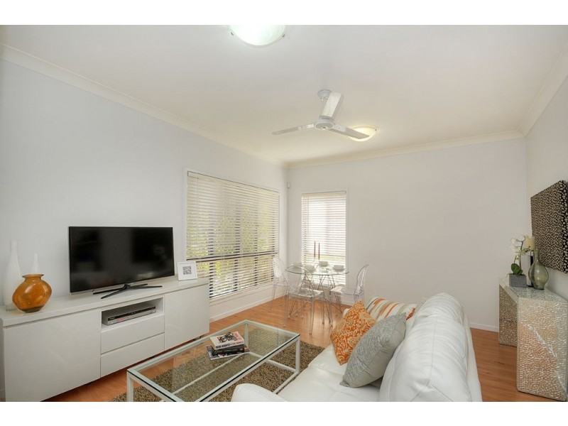 2/24 Ranier Crescent, Varsity Lakes QLD 4227