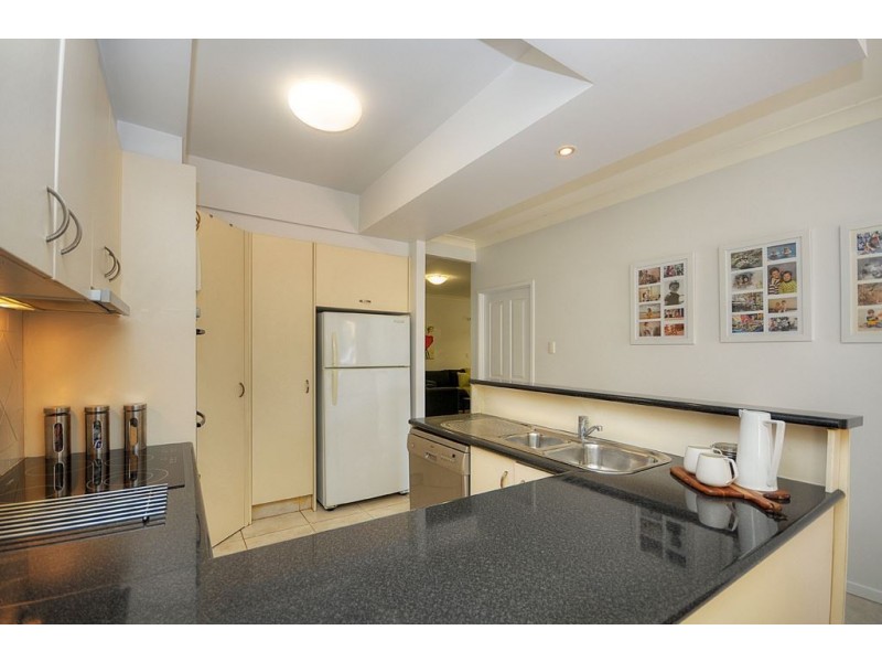 2/24 Ranier Crescent, Varsity Lakes QLD 4227