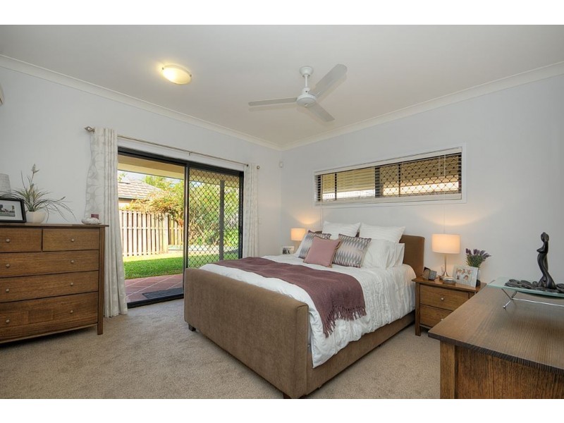 2/24 Ranier Crescent, Varsity Lakes QLD 4227
