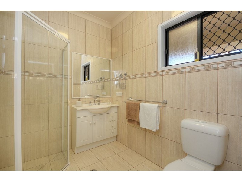 2/24 Ranier Crescent, Varsity Lakes QLD 4227