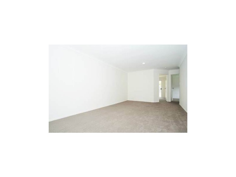 2/10 Clovelly Place, Labrador QLD 4215