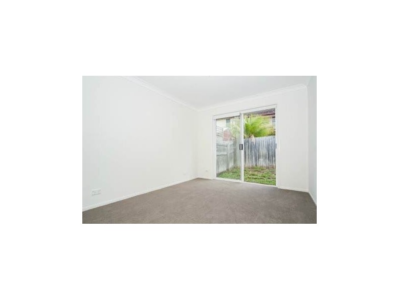 2/10 Clovelly Place, Labrador QLD 4215