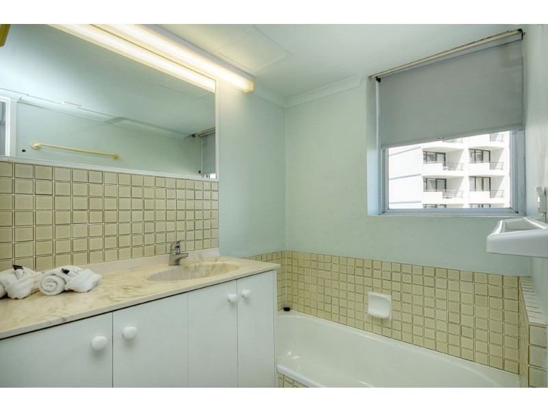 24/155 Old Burleigh Road, Broadbeach QLD 4218