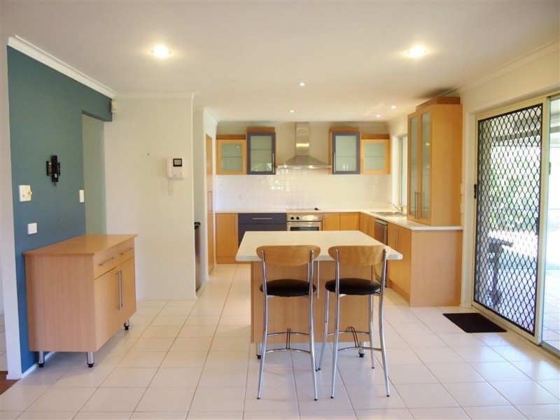 3 Reef Court, Mermaid Waters QLD 4218