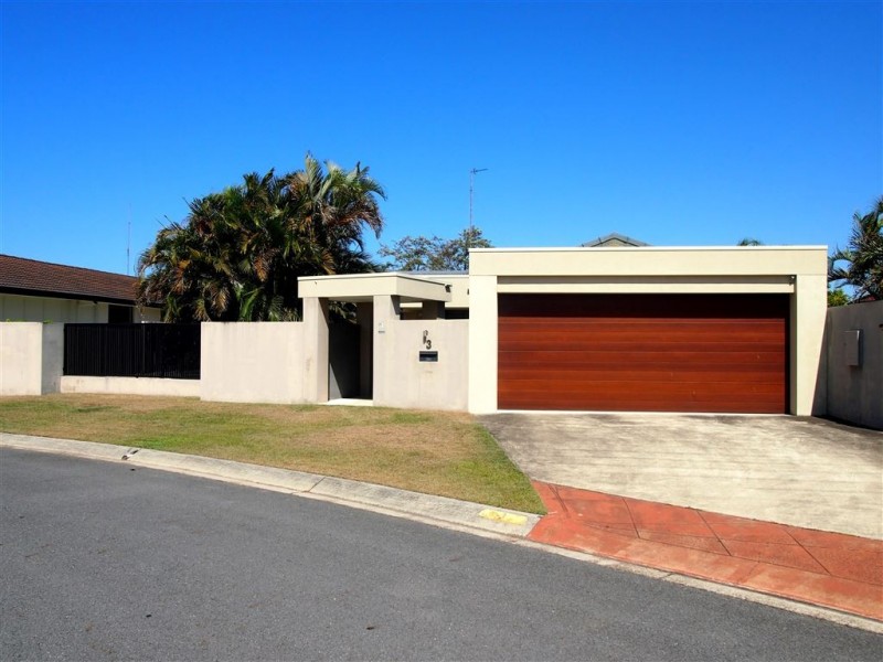 3 Reef Court, Mermaid Waters QLD 4218