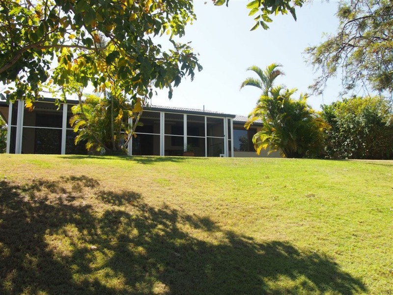3 Reef Court, Mermaid Waters QLD 4218