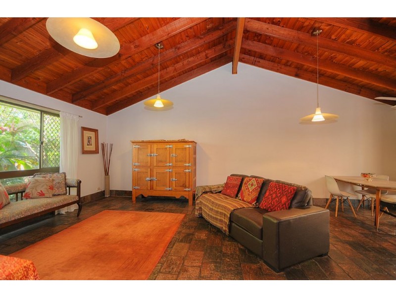 9 Metricup Court, Mermaid Waters QLD 4218