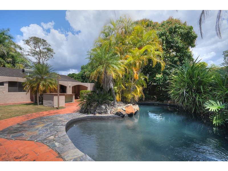 9 Metricup Court, Mermaid Waters QLD 4218