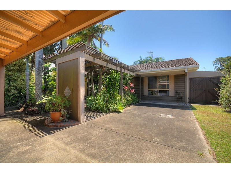 9 Metricup Court, Mermaid Waters QLD 4218