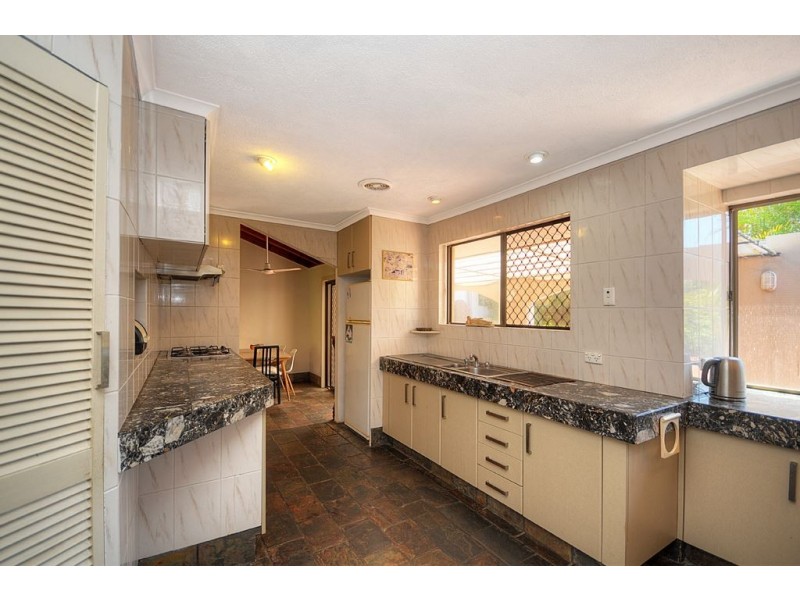 9 Metricup Court, Mermaid Waters QLD 4218