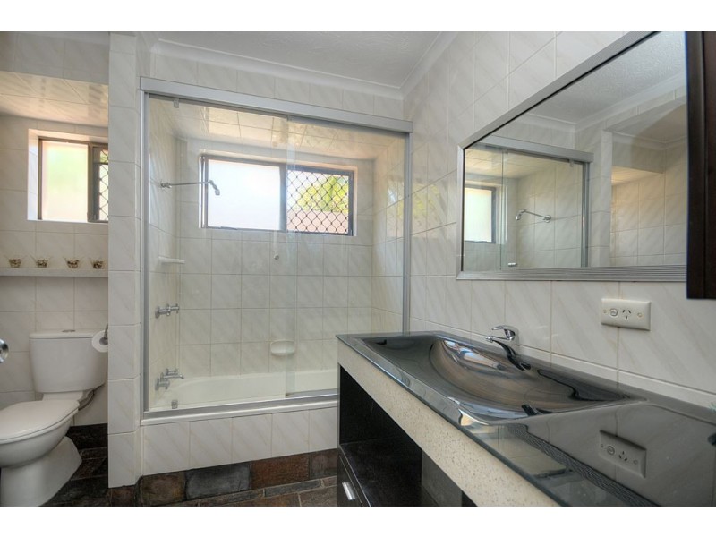 9 Metricup Court, Mermaid Waters QLD 4218