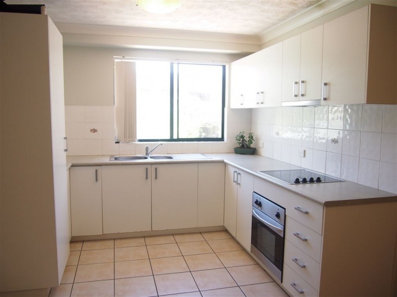 8/12-14 Monaco Street, Broadbeach QLD 4218