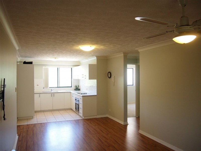 8/12-14 Monaco Street, Broadbeach QLD 4218