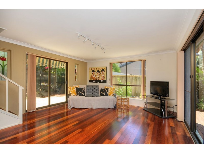 16 Haslewood Court, Mermaid Waters QLD 4218