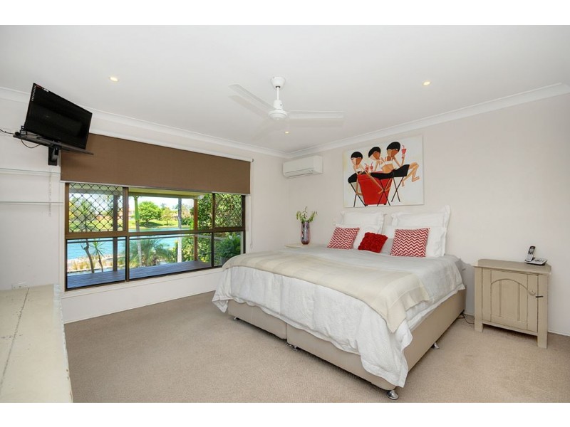 16 Haslewood Court, Mermaid Waters QLD 4218