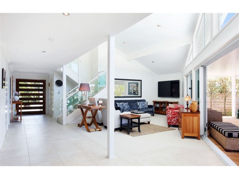 41 River Crescent, Broadbeach Waters QLD 4218