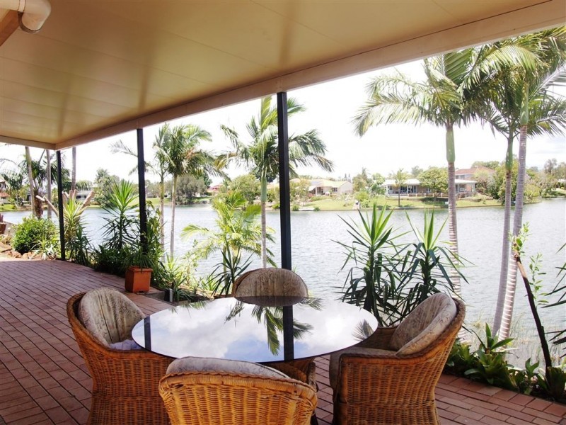 76 Wild Duck Drive, Mermaid Waters QLD 4218