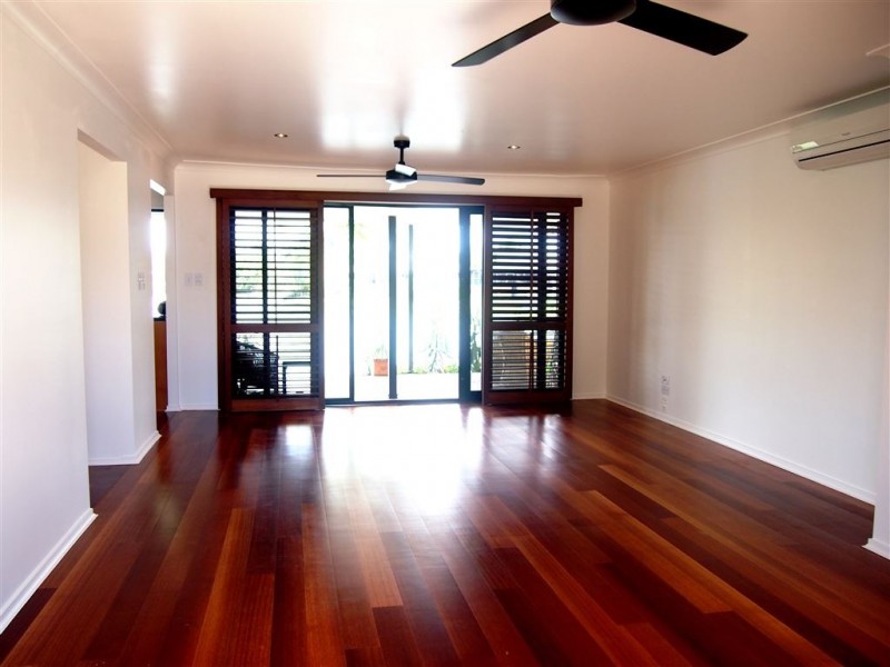 76 Wild Duck Drive, Mermaid Waters QLD 4218