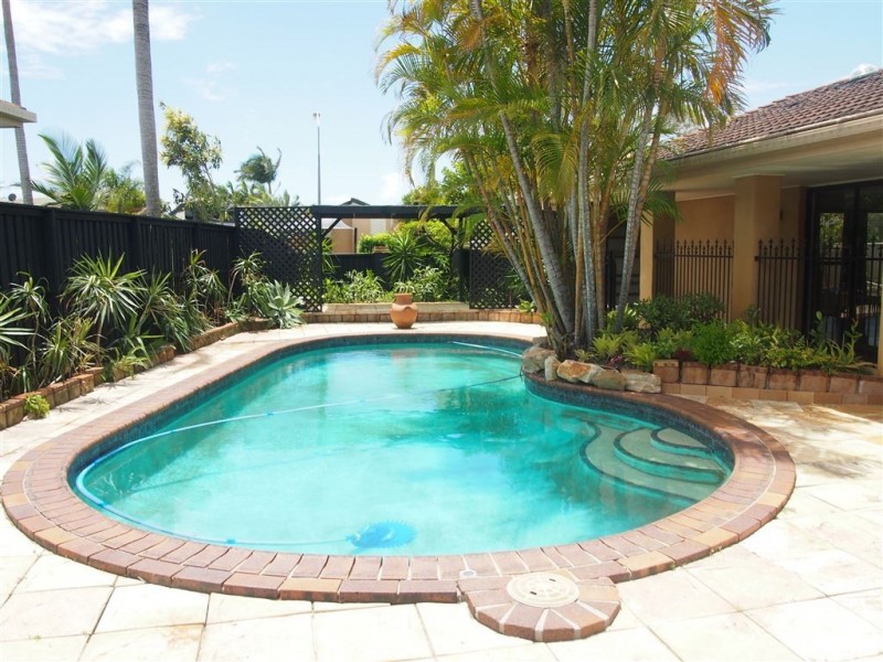 76 Wild Duck Drive, Mermaid Waters QLD 4218