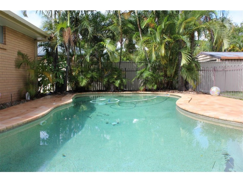26 Alec Avenue, Mermaid Waters QLD 4218