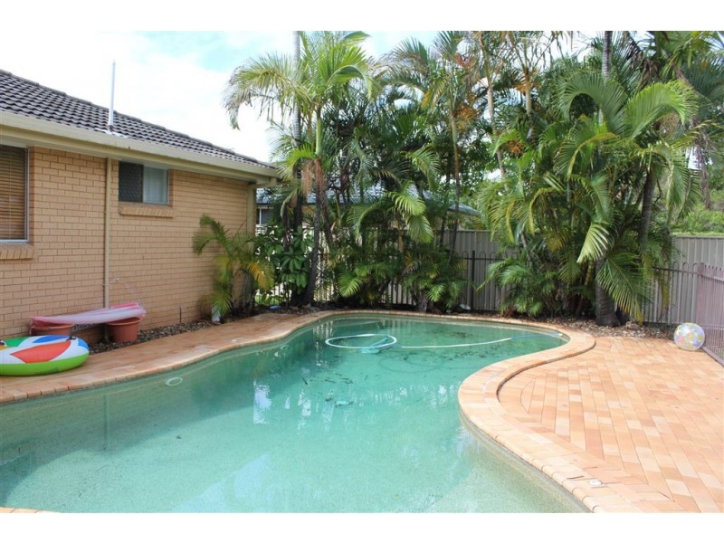 26 Alec Avenue, Mermaid Waters QLD 4218