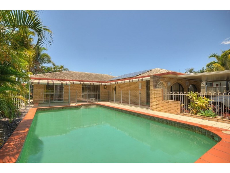 126 Sunshine Boulevard, Mermaid Waters QLD 4218