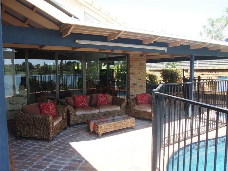 40 Wild Duck Drive, Mermaid Waters QLD 4218