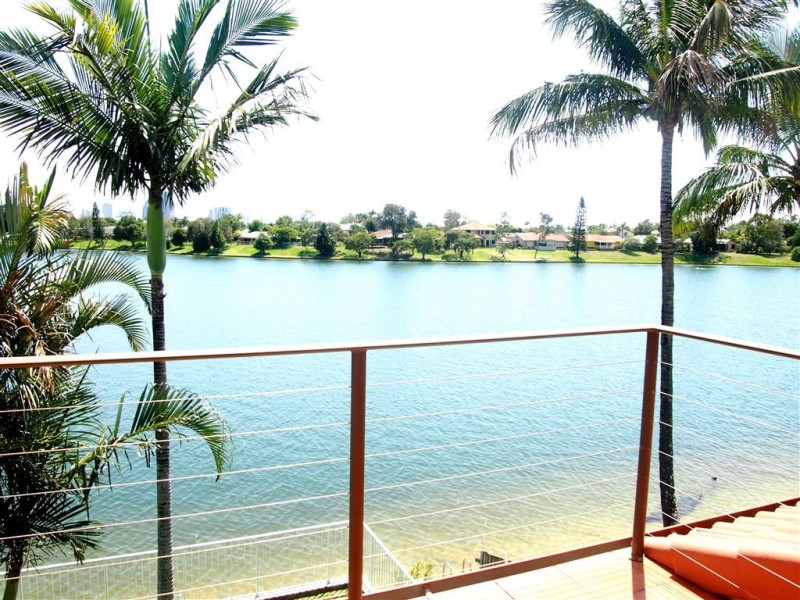 40 Wild Duck Drive, Mermaid Waters QLD 4218