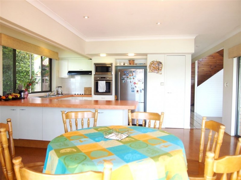 40 Wild Duck Drive, Mermaid Waters QLD 4218