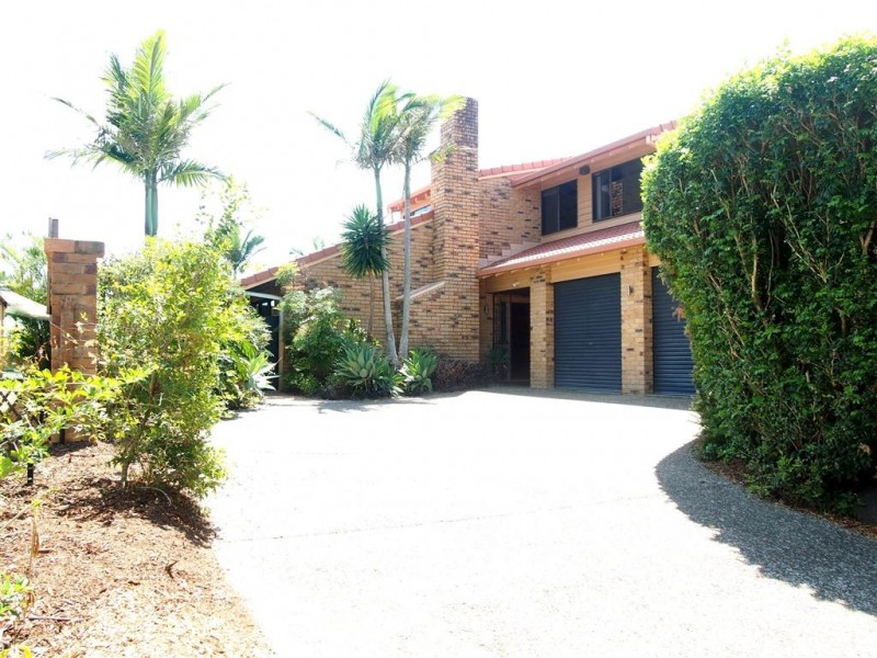 40 Wild Duck Drive, Mermaid Waters QLD 4218