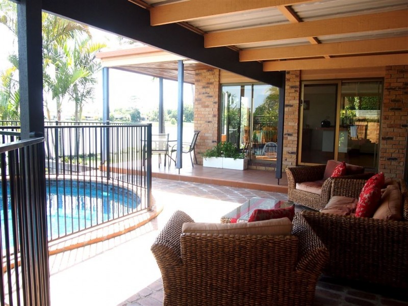 40 Wild Duck Drive, Mermaid Waters QLD 4218