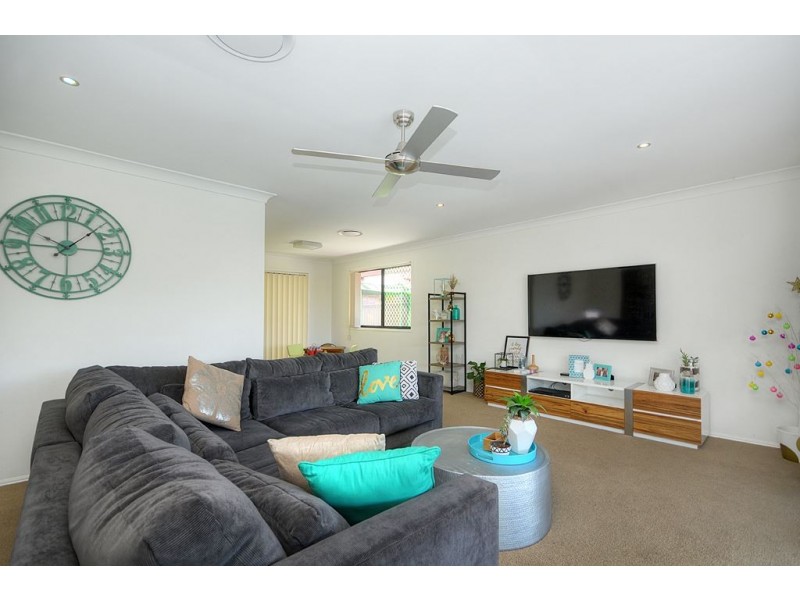 76 Barrier Reef Drive, Mermaid Waters QLD 4218